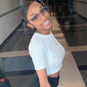 Meet your Posher, Treyana